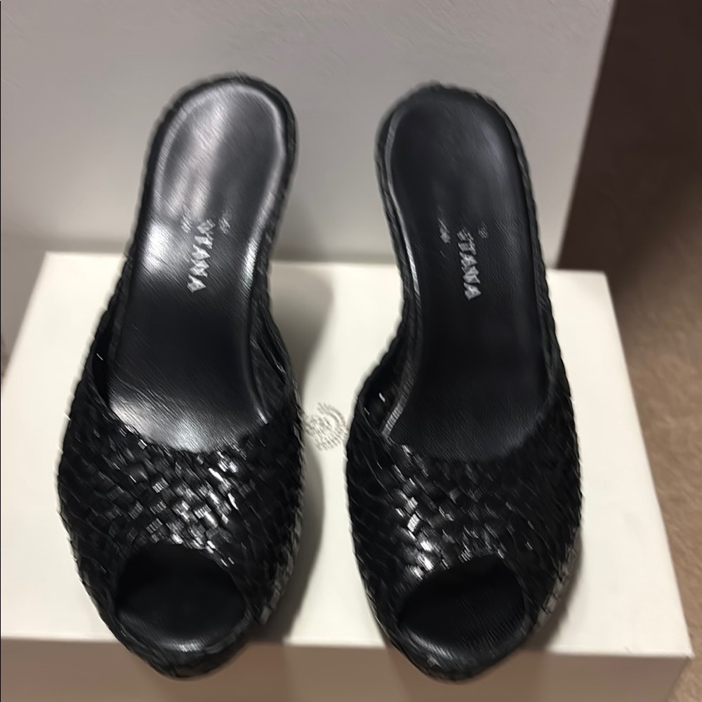 Pons Quintana Black Mules with Sleek Design - Picture 5 of 7